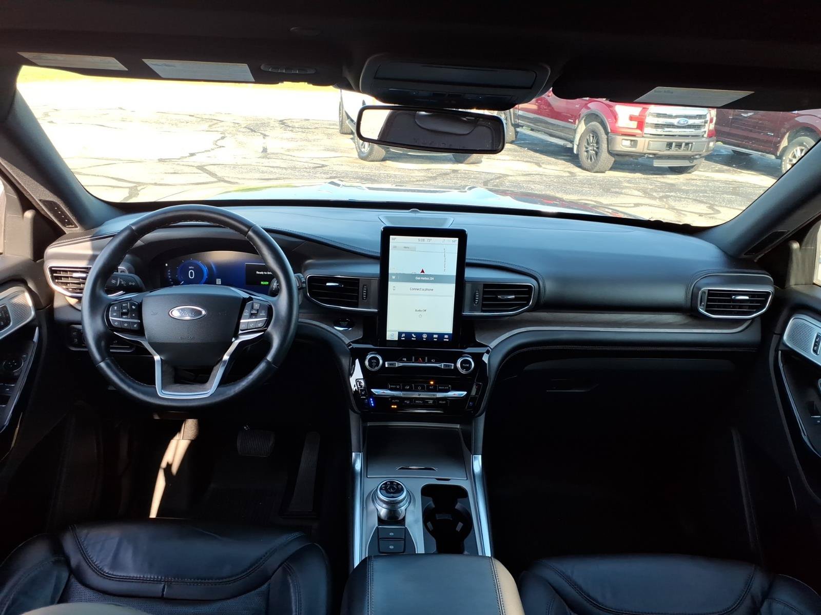 Used 2023 Ford Explorer Platinum w/ Technology Package AWD/4WD image 15