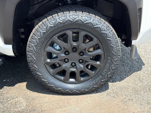 New 2026 Toyota 4Runner 4WD image 13
