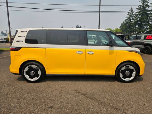 New 2025 Volkswagen ID. Buzz Pro S RWD image 6
