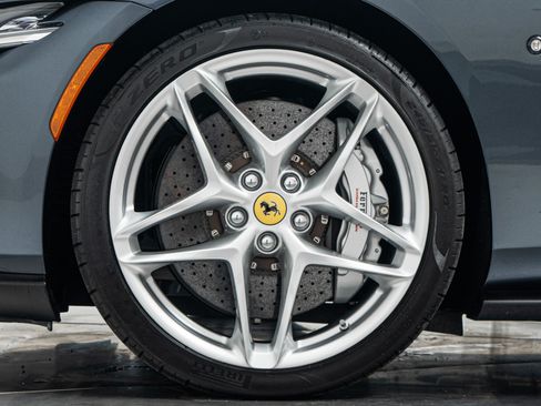 Used 2025 Ferrari Roma Spider RWD image 10