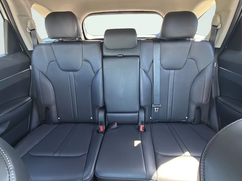 Used 2025 Kia Sorento S FWD image 31