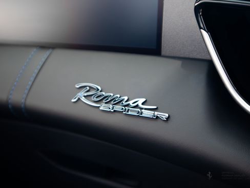 Used 2024 Ferrari Roma Spider RWD image 18