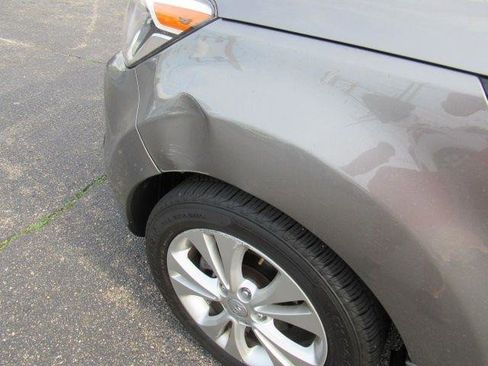 Used 2016 Kia Soul + image 3