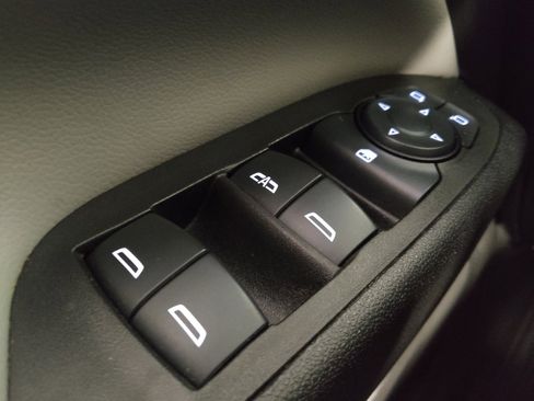 Used 2022 Chevrolet Equinox LS FWD image 27