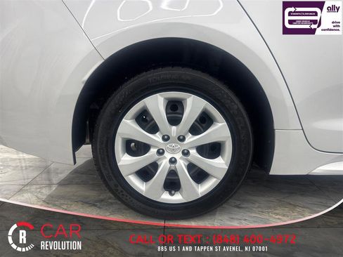 Used 2023 Toyota Corolla LE image 7