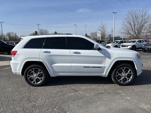 Used 2020 Jeep Grand Cherokee Overland AWD/4WD image 2