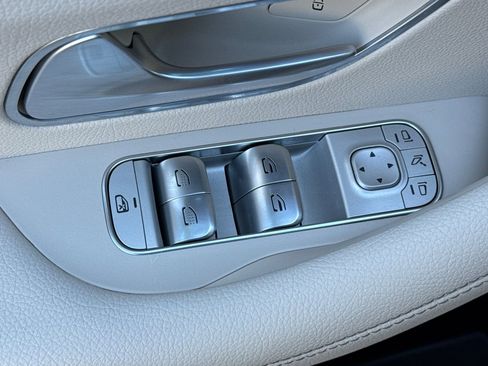 Used 2024 Mercedes-Benz GLS 450 4MATIC image 26