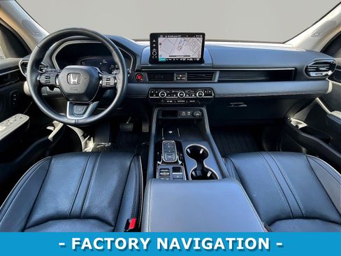 Used 2025 Honda Pilot Elite image 7