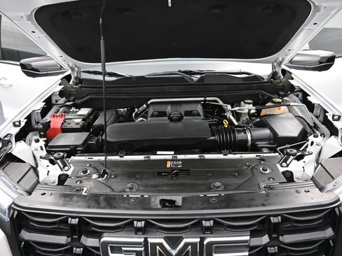 Used 2024 GMC Canyon Elevation w/ Convenience Package image 18