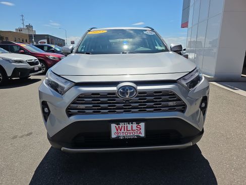 Used 2023 Toyota RAV4 Limited AWD/4WD image 4