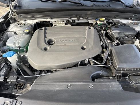 Certified 2023 Volvo XC40 B5 Plus w/ Climate Package image 33