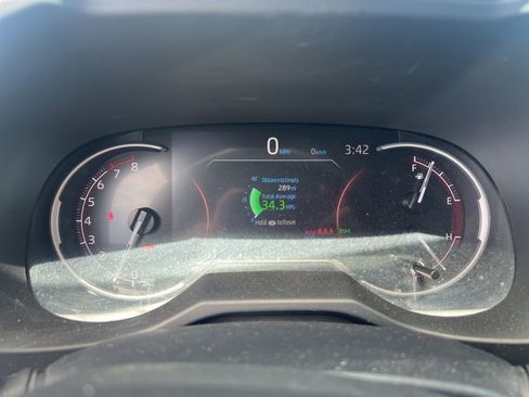 Used 2024 Toyota RAV4 XLE FWD image 7
