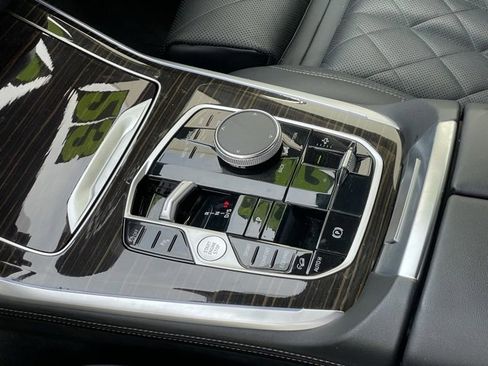 Certified 2024 BMW X7 xDrive40i w/ M Sport Package image 23