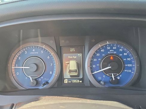 Used 2015 Toyota Sienna XLE image 21