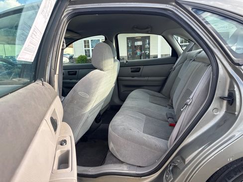Used 2004 Ford Taurus SE image 10