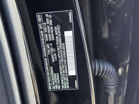 Certified 2026 Volvo XC40 B5 Plus w/ Protection Package Premier AWD/4WD image 19