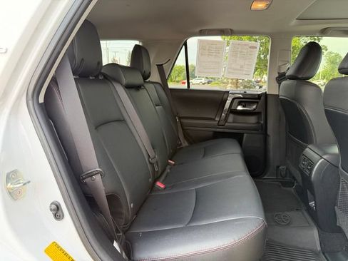Certified 2024 Toyota 4Runner TRD Off-Road Premium w/ Moonroof Package AWD/4WD image 17