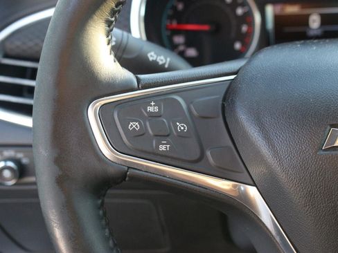 Used 2017 Chevrolet Malibu LT FWD image 19