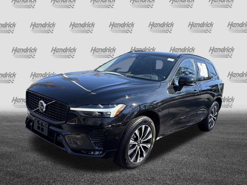 Certified 2025 Volvo XC60 B5 Plus image 5