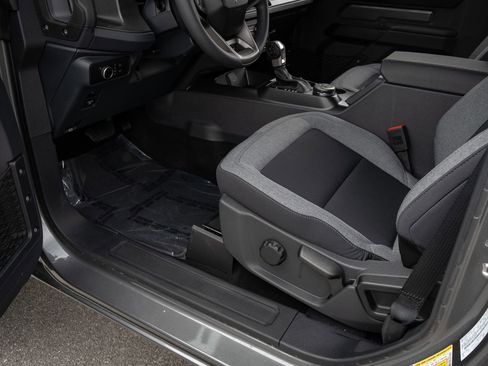 New 2026 Ford Bronco 2-Door w/ Sasquatch Package AWD/4WD image 17