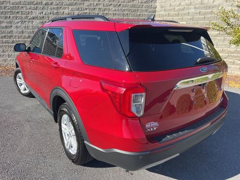Used 2022 Ford Explorer XLT w/ Equipment Group 202A image 28