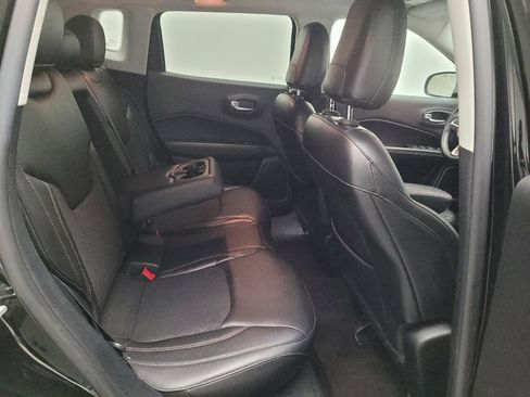 Used 2018 Jeep Compass Latitude w/ Popular Equipment Group FWD image 19