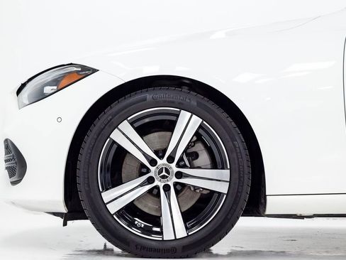 Used 2025 Mercedes-Benz C 300 4MATIC Sedan image 26