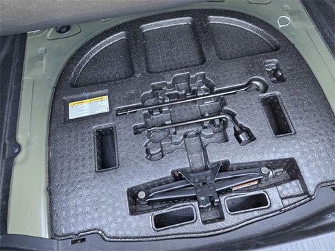 Used 2020 Toyota Camry SE image 13