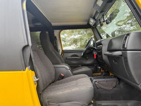 Used 2004 Jeep Wrangler 4WD image 86