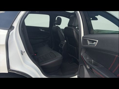 Used 2022 Ford Edge ST-Line image 24