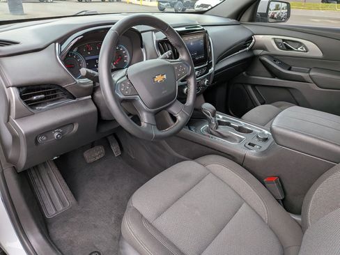 Used 2023 Chevrolet Traverse LT w/ Rear Camera Mirror Package AWD/4WD image 9