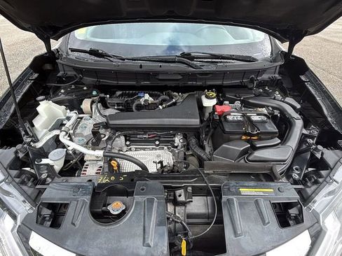 Used 2020 Nissan Rogue SV image 11