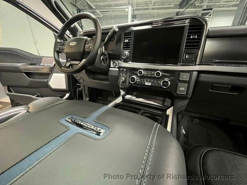 Used 2026 Ford F250 Platinum w/ FX4 Off-Road Package image 32