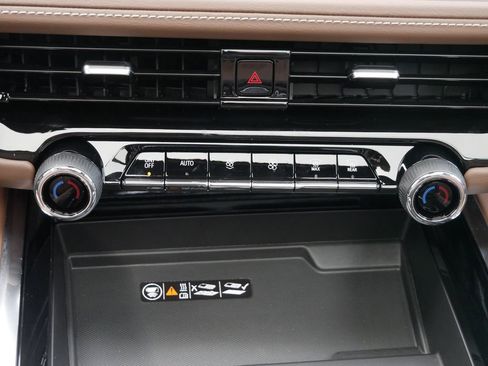 New 2026 Chevrolet Tahoe High Country AWD/4WD image 23