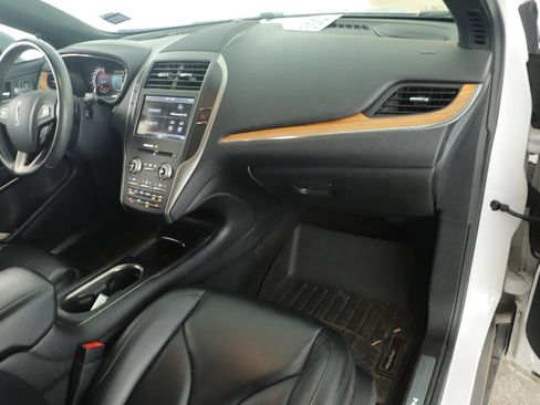 Used 2015 Lincoln MKC FWD w/ Equipment Group 101A Select image 18