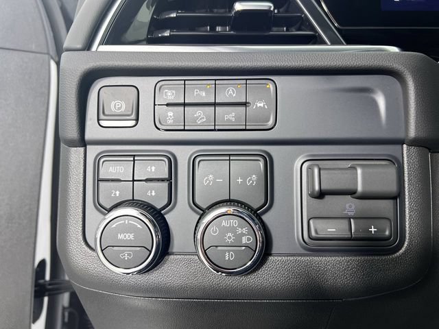 Used 2026 Chevrolet Tahoe Z71 AWD/4WD image 18