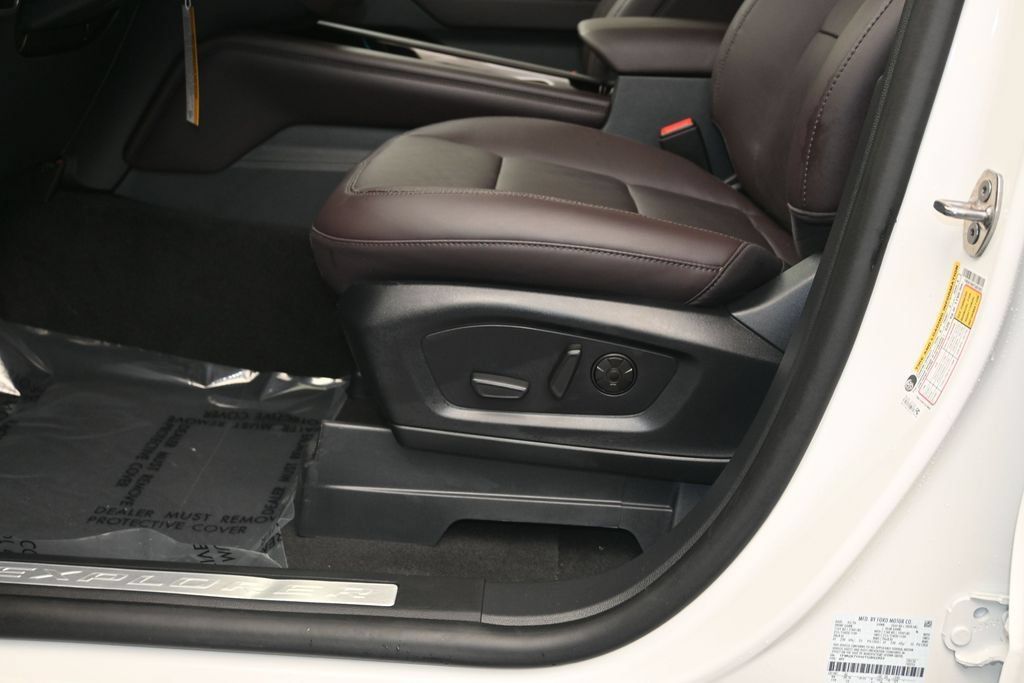 New 2026 Ford Explorer Platinum RWD image 21