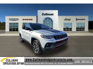New 2026 Jeep Compass Trailhawk w/ Sun, Sound & Navigation Group AWD/4WD video 1