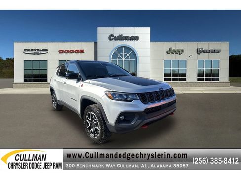 New 2026 Jeep Compass Trailhawk w/ Sun, Sound & Navigation Group AWD/4WD image 1