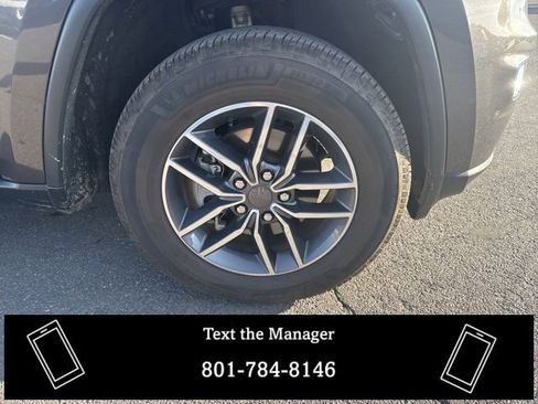 Used 2019 Jeep Grand Cherokee Limited w/ Trailer Tow Group IV image 12