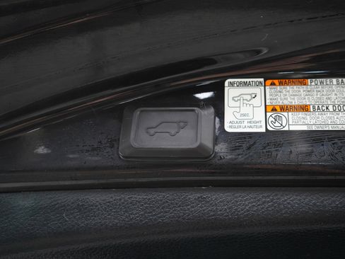 Used 2017 Toyota RAV4 XLE w/ Plus Special Value Package AWD/4WD image 11