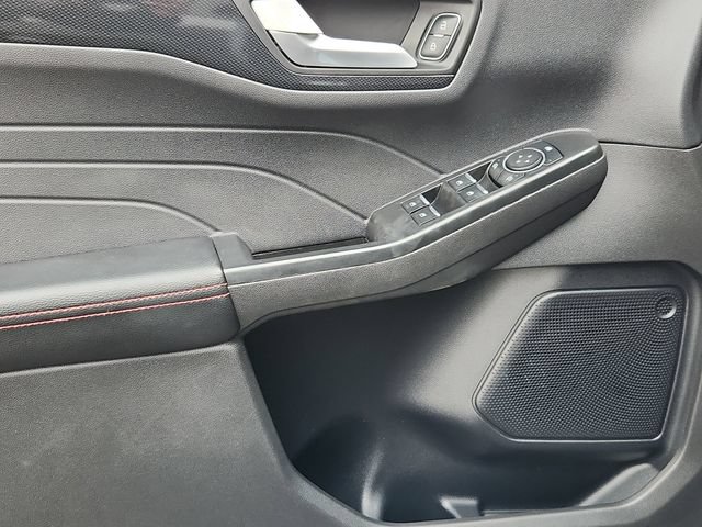 Used 2025 Ford Escape ST-Line FWD image 9