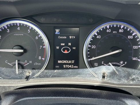 Used 2017 Toyota Highlander XLE FWD image 46