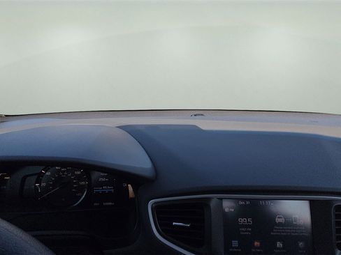 Used 2018 Hyundai Ioniq Blue image 9