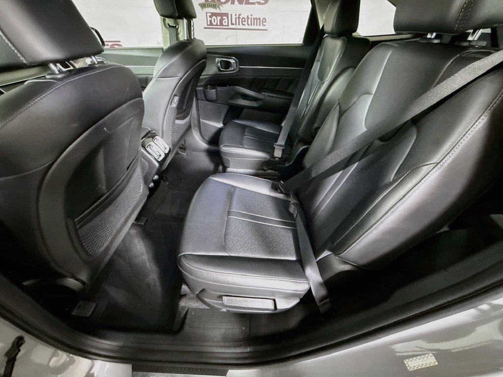 Used 2022 Kia Sorento SX AWD/4WD image 27