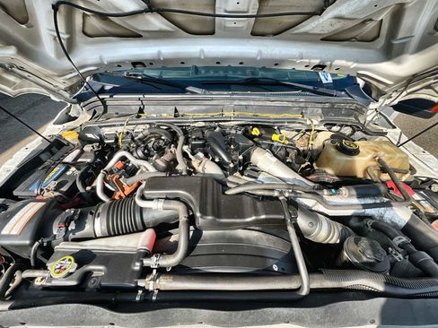 Used 2016 Ford F550 4x4 Regular Cab Super Duty image 17