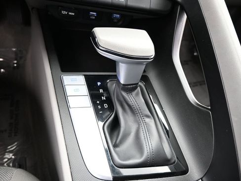 Used 2022 Hyundai Elantra SE w/ Cargo Package image 24