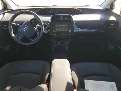 Used 2022 Toyota Prius LE image 14