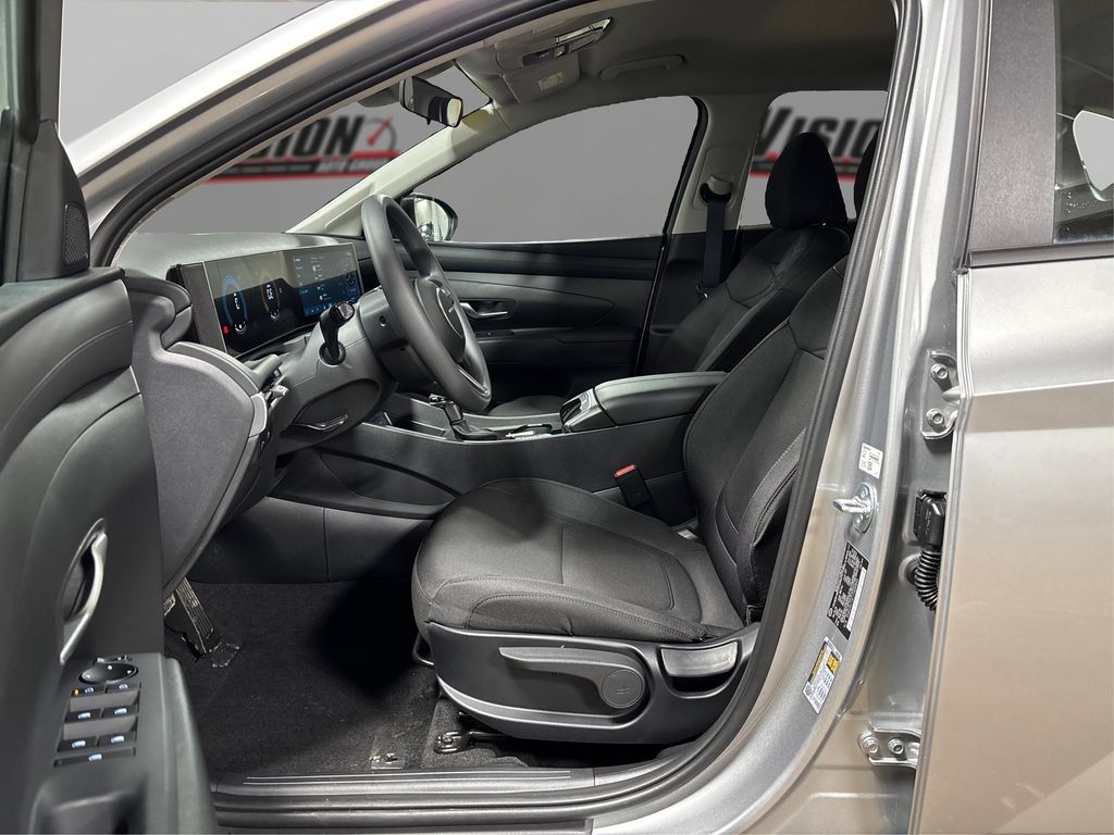 Used 2026 Hyundai Tucson SE AWD/4WD image 9