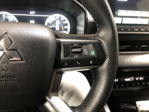 Used 2024 Mitsubishi Outlander SE image 24